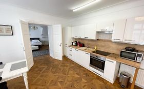 U Obecního dvora 3 - Old Town Apartment